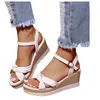 Sandaler Fashion Spring and Summer Women Wedge Heel High Buckle Strap Solid Color Casual Platform för bröllop