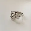 Banda boa aparência redimensionável 925 anel de prata esterlina vintage criativo esqueleto aperto de mão em forma de dedo unissex jóias loop kofo 222197