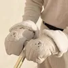 Protège-mains de poussette pour enfants coupe-vent Mitaines de sports de plein air Ours mignon Chauffe-mains Gants de scooter pour la saison d'hiver 231229