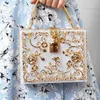 Väskor Box Designer Evening Bag Diamond Flower Clutch Bag Hollow Relief Acrylic Handbag Banket Party Purse Women's Shoulder Bag