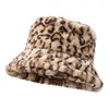 Bérets chapeau femme hiver spectacle visage petit léopard imprimé pêcheur polyvalent Pot chaud Ins seau en peluche