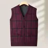 Mäns västar 2024 Fashion Autumn Winter V-ringning stickad Vest Male Loose Cardigan Waistcoat Men Plaid tröja ärmlösa rockar D666