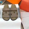 2024 Terlik Lüks Tasarımcı Ayakkabı Deri Sandalet Flip Flop Miras Buzağı Sandalet Miras Sandalet Yaz Tembel Büyük Moda Ev Plajı Günlük Slaytlar