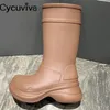 Rainboots okrągłe palce wysokość platformy Zwiększona miłośnik gumowych deszczowych deski designerki Runway Projektantka Kobieta długa buty unisex 231228