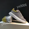 Najwyższej jakości designerskie trampki cielęce Castial Buty modne Buty odblaskowe Mężczyźni Kobiety Sneaker Treners Zwiększenie skórzanych platformy buty YN200503