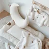 Kid Pillow Moon Shape Soving Sleeping Children's nackstöd för Born Baby Bear Design Dekorativ ammande kudde 231228