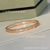 Bracelet de luxe Van Clover en or 18 carats avec cristaux étincelants et diamants, symbole ultime d'amour et de protection, un cadeau parfait pour les femmes et les filles Rwke