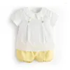 Set di abbigliamento Set di vestiti per neonato spagnolo 2023 Abiti estivi per bambini Battesimo Compleanno Abito Camicia bianca per bambini Pantaloncini gialli