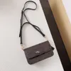 Brynn Under Emfed Bag Tasarımcı Lady Basit Zarif Stil Klasik Sofistike Ama Alışılmadık Kadınlar Omuz Çantası Crossbody Under Equilt Bag Ca529