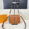 10Eine neue, verbesserte Version der Umhängetasche, Achseltasche, Umhängetasche, Tasche mit großem Fassungsvermögen, Handytasche, vielseitige High-End-Designertasche, High-End-Luxusgüter. Gutes Aussehen