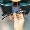 デザイナーCHクロスグラスフレームクロムブランドサングラス男性向けの新しいビジネスチタン彫刻のトレンドハート高品質の眼鏡フレーム2024 XE9S
