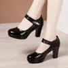 Saltos plus size 3243 Sapatos brancos de casamento mulheres bombas 2022 Qualidade Mary Janes Block High Heels Plataforma Sapatos de couro dança