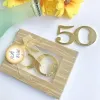 50pcs rocznica ślubu Favours 50th Design Gold Bottle otwieracz do pudełka na prezent urodzinowe GiveAways Solidne złote piwo otwieracze zz