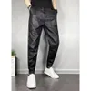 Весенне-осенние мужские кожаные брюки в стиле панк, одежда из искусственной мотоциклетной одежды, стильные водонепроницаемые ветрозащитные кожаные брюки из искусственной кожи с эластичной резинкой на талии 231229