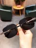 Tasarımcı CH Çapraz Gözlükler Çerçeve Kromlar Marka Güneş Gözlüğü Erkekler İçin Yeni Kadınlar Modaya uygun Retro Büyük Yüz Koruma Kalp Lüks Yüksek Kaliteli Gözlük Çerçeveleri Z3yp