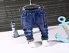 2020 Nya vårens höstmode pojkar jeans baby casual färg spänne byxor barn elasticitet jean pojke byxor höst denim 12087354o3526037