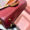 Designer Tote Donna Matita Borsa a tracolla Borsa a tracolla Nera Nastro Rosso Accessori hardware Manico a forma di gatto Borse a tracolla Borse Coccodrillo di alta qualità