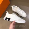 Mężczyźni Podskakujący Sneaker Fashion Comfort Man Treners Treners Mesh Light Sole Mesh Suede Goatsin Oddychający na zewnątrz buty na zewnątrz