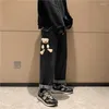 Erkekler Kot 2023 Sonbahar Moda Yüksek Sokak Erkekler Rahat Pantolon Sevimli Cep Ayı Harajuku Geniş Bacak Pantolonları Denim