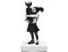 Decorative Objects Figurines Banksy Bomb Hugger Modern Sculpture Bomb Girl Statue Resin Table Piece Bomb Love England Art House De7613542