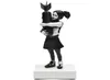 Decorative Objects Figurines Banksy Bomb Hugger Modern Sculpture Bomb Girl Statue Resin Table Piece Bomb Love England Art House De6921974