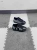 Lyxiga barnskor glänsande diamantdekoration baby sneakers storlek 26-35 inklusive lådor designer flickor pojkar sko dec20