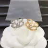 Anillos de diamantes de plata de oro de 18 quilates de lujo para encanto Lady Letter Diseñador Anillo de joyería hermoso anillo de bodas de diamantes accesorios de anillo de joyería de novia con caja de regalo