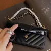 مصممي الأزياء Crossbody حقيبة هدية للهاتف لجهاز iPhone 14 13 12 11 Pro Max Mobile Propear Shell Design Cover مع حزمة حامل البطاقة G231229PE