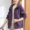 Kvinnors dike rockar Windbreaker Coat Huven i stor storlek Jackor 2024 Spring Autumn Mother's High Quality Western-stil Outwear Ladies Tops