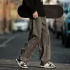 Męskie dżinsy mężczyźni Denim Streetwear szeroka noga z kreskówkową kwiecistą haftą Elastyczną Mid talii głębokie krocze