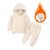 بالإضافة إلى أن ملابس الأطفال السميكة في Velve Children Warm Sports Suitsuit Hoodies Pullover Sweatshirt Pants Winter Kids Girls Boys Sets 231228