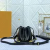 Högkvalitativ mini hinkväskor lyxiga plånbok pursar crossbody väskor designer väskor kvinna handväska axelväskor designers kvinnor lyx koppling väskor präglade blomma väskor