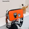 Cartoon schoudertas voor dames Nieuwe trendy en mode camerariem Kleine vierkante tas Hoge kwaliteit en veelzijdige crossbody tas