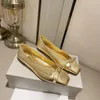 Primavera 2024 nuove scarpe da ballo con fiocco in oro perlato, singola bocca bassa, quadrata, con fondo piatto, scarpe da nonna