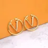 Luxus neuer Mode -Hoop -Ohrringe Hengst Damen Durchmesser 4 cm großer Kreis Einfacher Titan -Stahlohrring für Frauen hochwertiger Schmuck