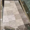 내부 몽골 고전 고전 Tassels Old Patterns Chessboard Jacquard Cashmere Wool Scarf에서 ​​선적 된 Lowe Loe의 올바른 버전