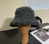 قبعات دلو من الفراء من الصوف قبعات شتوية فطيرة للمصمم الشتوي للبيسبول ، قبعة صياد امرأة دافئة