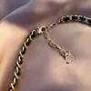 Lyx varumärkesdesigner halsband brev hängen berömda män kvinnor diamant halsband 18k guld pläterad choker hänge pärlkedjor smycken tillbehör gåvor