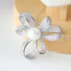 Broches Mode Klassieke Metalen Strik Broche Hoge Kwaliteit Zirconia Imitatie Parel Voor Vrouwen Jas Pak Jurk Accessoires