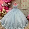 Sky Blue Princess V-ringen Quinceanera klänningar Applique spets tull ruffles kapell tåg korsett vestido para fiesta de 15 anos