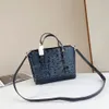 Designer kvinnor axelväska lyxiga damer handväska handhållen axel crossbody en annan populär trend bora da donna mollie tote ch228