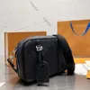 Borsa a tracolla Borsa da uomo firmata Borsa a tracolla Borsa da uomo di alta qualità Borsa a tracolla Magnetica Pelle di tela rivestita chiusa Borsa a tracolla da uomo Borsa a tracolla Borsa a zaino