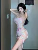 Повседневные платья WOMENGAGA Мини-платье с милым розовым цветком, бандажное 2023, сексуальная пикантная девушка на шнуровке с принтом на спине, тонкая короткая бретелька на шее 8FH