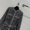 24 FW Women Coats سترة مطرزة Tweed Tweed Blouson مع أزرار رسالة كريستال مصممة خمر معطف الفتيات Milan Runway Designer Tops Outwear Blazer Dresses