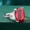 2024 Ins Top Sell Wedding Rings Luxury Jewelry Real 100% 925 Sterling Silver Padma Cushion Shape Red Garnet Moissanite Diamond Gemstones Women Bridal Valentine Ring