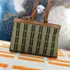 مصمم نسائي للرجال X Tote White Black Canvas مع FD التطريز الكبير حقائب اليد حقائب الأزياء الأزياء