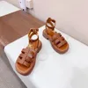 Ny triomphe gladiator chunky sandaler justerbar spänne ankel-remmen lägenheter skor sommarplattform glider lyxdesigners loafers sandal