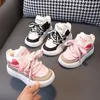 Vinterbomullskor för barn Baby Toddler Girls Boys Sneakers 2024 Tjocka varma snöstövlar för barn Plush Sportskor 231229