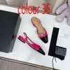 Klasik Lady Sandal Tasarımcı Ayakkabı Deri Dış Tabanı Sandalet Parti Mektubu Ekleme Kadınlar Dans Elbisesi Ayakkabı Süet Düz Ayakkabılar Panel Kadın Boyutu 35-40