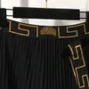 مجموعة مصممة الموضة ميدوسا قصيرة الأكياس سترة منتصف الطول تنورة اثنين